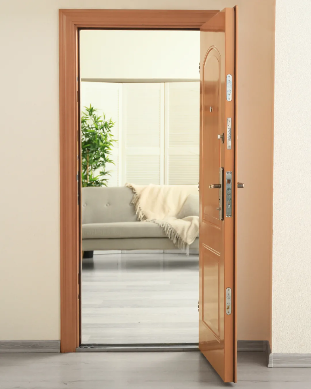 ouverture de porte claquée